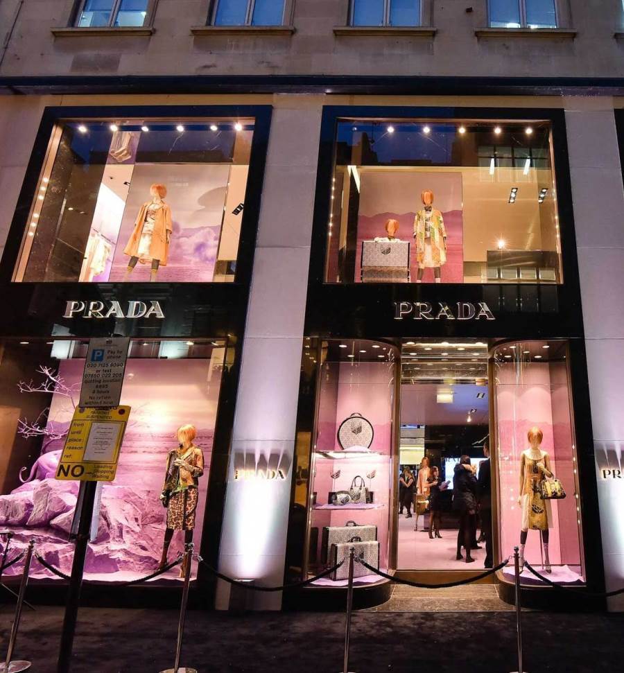 Prada تحدث ثورة في عالم الملابس .. لن يصدقها بشر !!