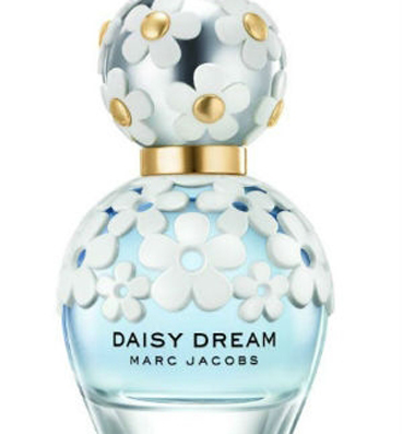  اشعري بسحر الصيف مع عطر Daisy Dream 