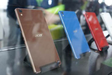  بالصور .."Acer" تطرح هاتف جديد ينافس عمالقة سامسونج وآيفون