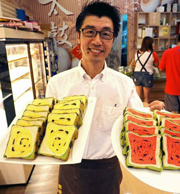  بالصور.. فقط وفى تايوان الخبز على شكل بطيخ بالألوان 