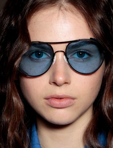  بالصور .. أجمل صيحات النظارات الشمسية لصيف 2015
