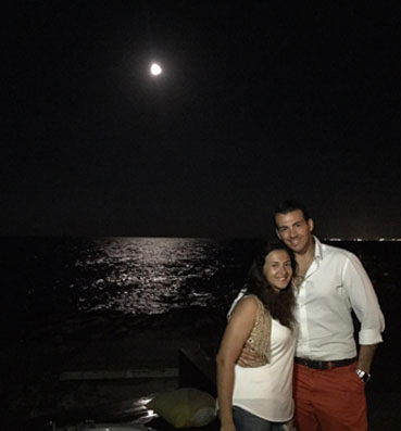  حب على أضواء القمر بين دنيا سمير غانم وزوجها 
