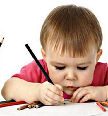 5 خطوات تساعدك في تطوير مهارات الكتابة لدى طفلك