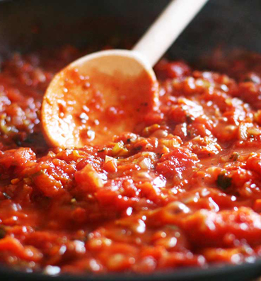 وصفة صلصة الطماطم الإيطالية الأصلية لمعظم المأكولات