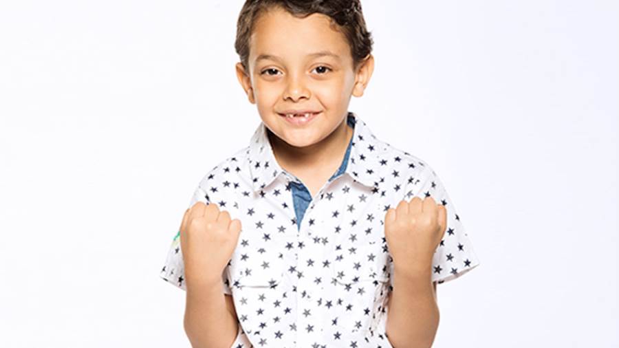 بالفيديو .. نجم The Voice Kids أحمد السيسي يطلق أغنية "ماما"