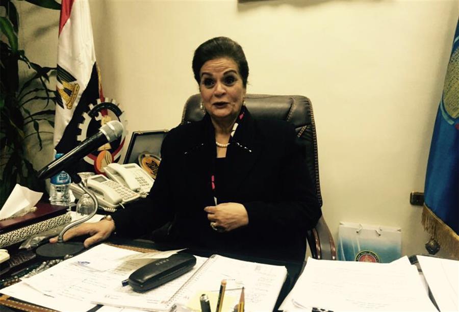 بالفيديو : نادية عبده أول محافظ إمرأة فى مصر
