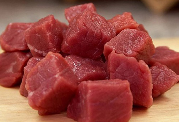 خطأ شائع أثناء إذابة اللحوم المجمدة بالمايكرويف
