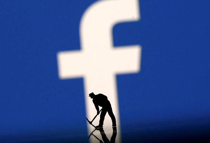 بالخطوات .. كيفية تحميل كافة المعلومات التي يعرفها فيسبوك عنك
