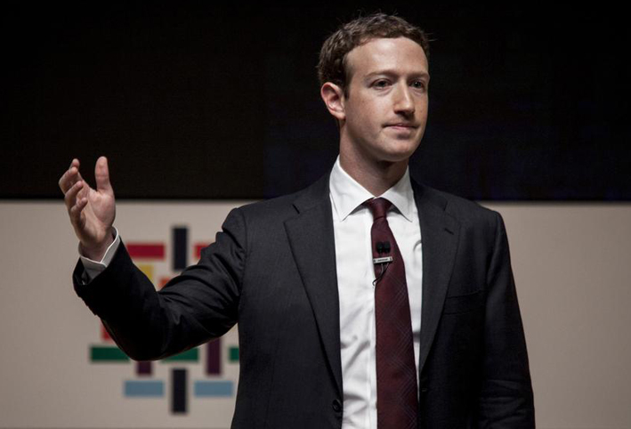 زوكربرج قبل محاكمات الكونجرس عن أخطاء "فيسبوك" : أنا آسف