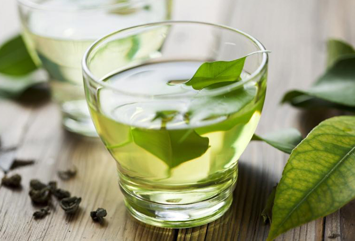 كم تحتاجين من الشاي الأخضر كل يوم لتفتيت الدهون بالفعل؟