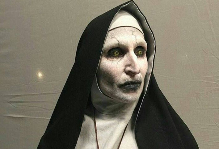 مخرج "The Nun" يروي تجربة مع "الأشباح" خلال تصوير الفيلم