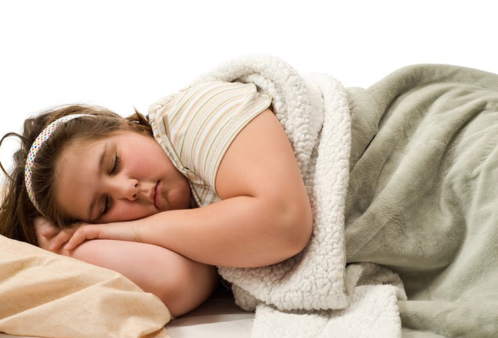 العلماء يكشفون الصلة بين السمنة وانقطاع التنفس أثناء النوم