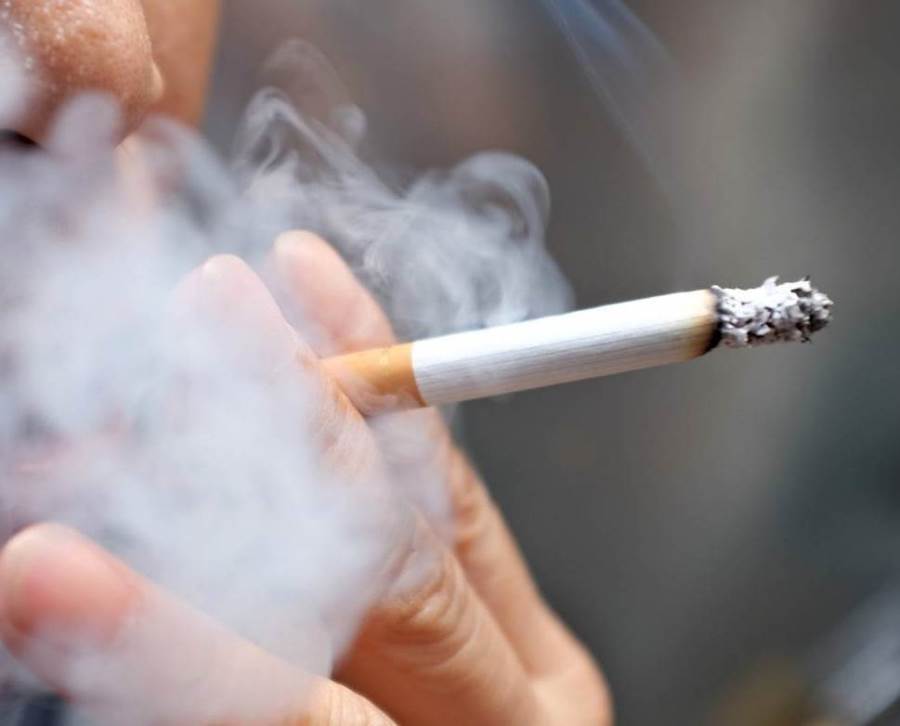 هل للتدخين علاقة بآلام مفاصل الجسم؟
