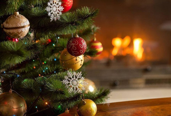 لماذا ترتبط شجرة الكريسماس بعيد الميلاد؟
