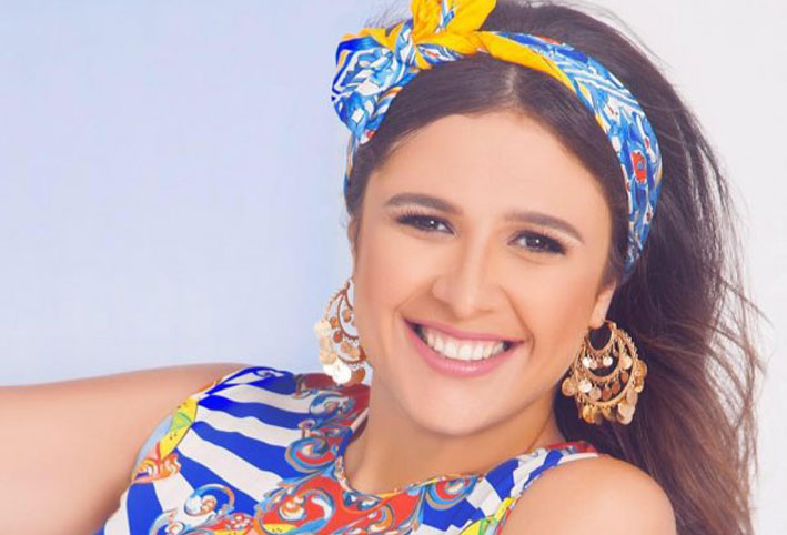 تخوض الفنانة ياسمين عبد العزيز السباق الرمضانى المقبل بمسلسل "الملكة"
