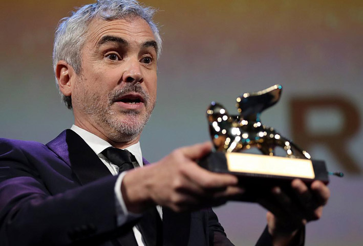 ألفونسو كوارون يفوز بجائزة رابطة المخرجين الأمريكيين عن فيلمه "روما"