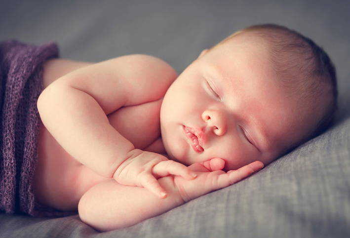 اتبعي هذه النصائح لتحسين نوم طفلك  