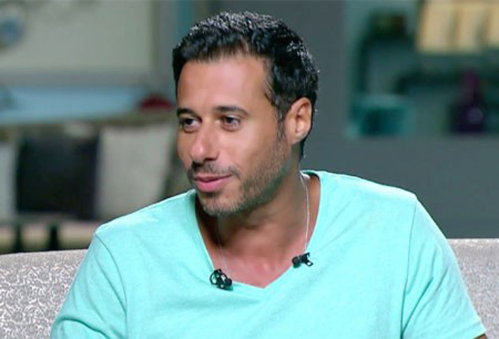  أحمد السعدني يفتح النار على نقيب المهن الموسيقية بسبب ميريام فارس