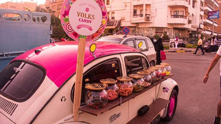 مشروع ينشر البهجة للأطفال فى مصر .. "عربية الحلويات البينك"