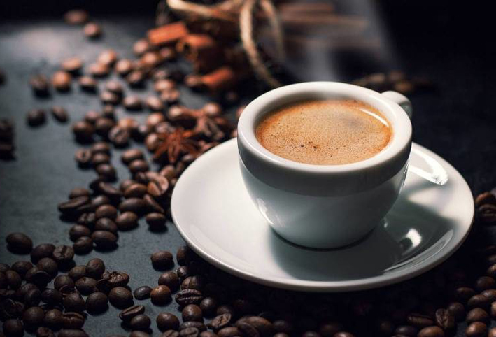 هل يمكنك شرب القهوة أثناء الصيام المتقطع؟