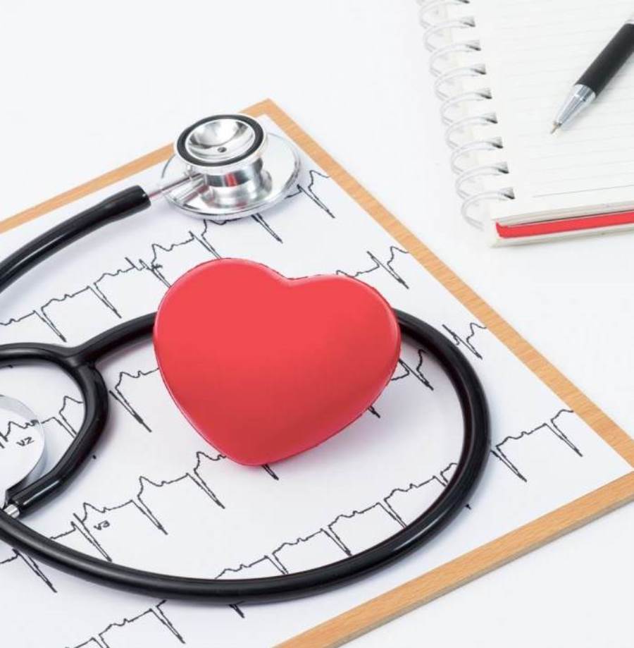 أصيب والدي بضعف في القلب بعد نوبة الجلطة القلبية، وقوة القلب لديه 30%، بما تنصح؟