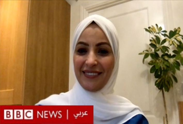 أول مذيعة مصرية محجبة في البي بي سي تصاب بفيروس كورونا