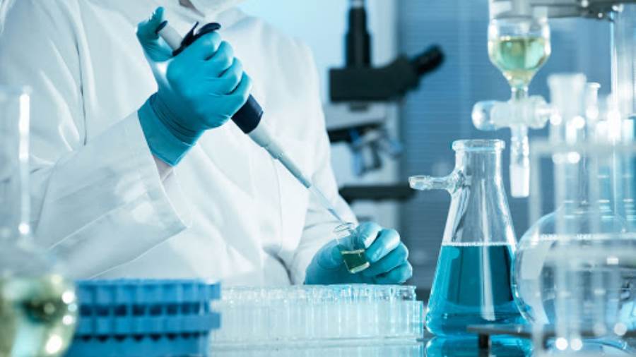 FDA تجيز أول اختبار تشخيصى لكورونا باستخدام عينات اللعاب فى المنزل