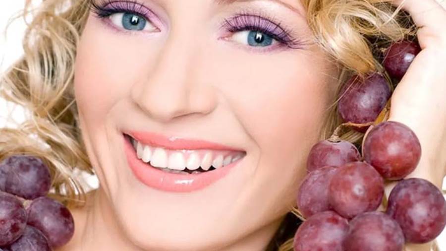 ماسكات العنب للبشرة