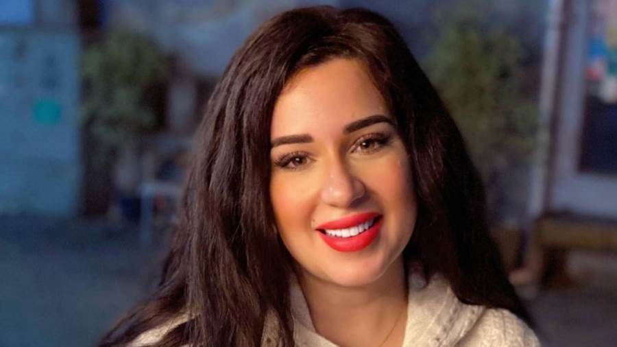 اسما شريف منير