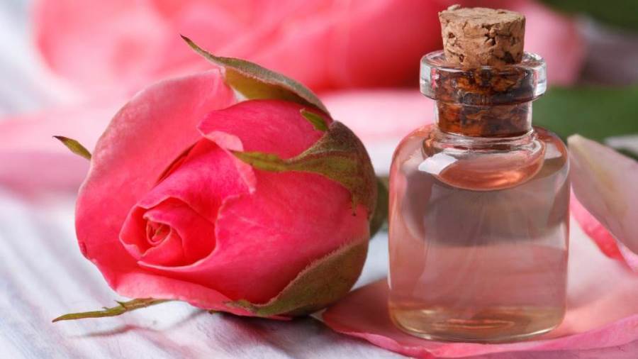 تصنعين عطرك بنفسك