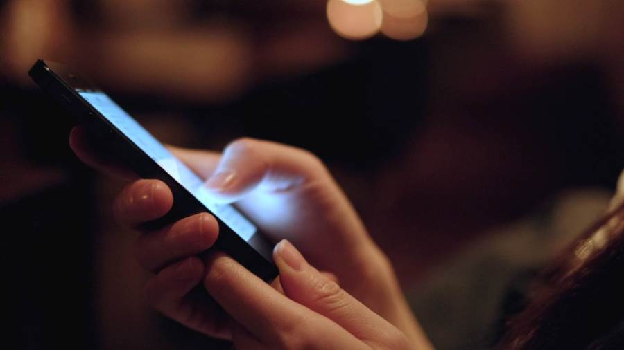 خطر أشعة شاشات الهواتف