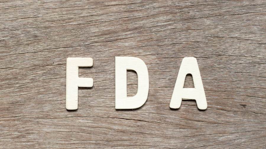 FDA تضع معايير صارمة قبل الموافقة الطارئة لاستخدام لقاح فيروس كورونا