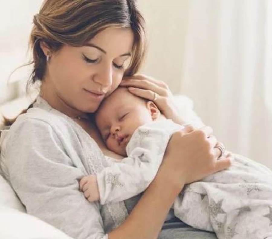 العناية بالأطفال في الأشهر الأولى ومشاكلهم مع النوم