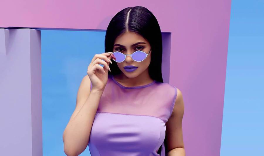 بالصورة .. هدية كايلي جينر الفاخرة لكاردى بى فى عيد ميلادها الـ 28