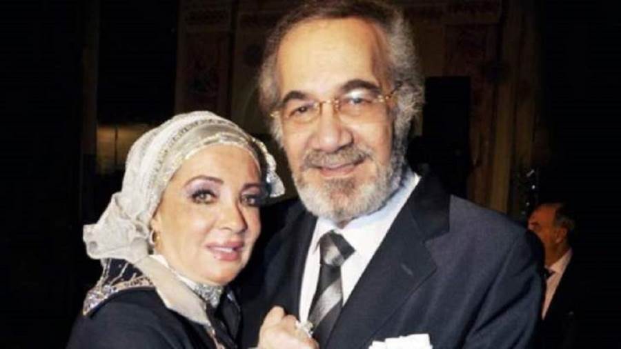 "شهيرة" خلال تشييع جنازة زوجها محمود ياسين .. وهولاء النجوم قدموا واجب العزاء