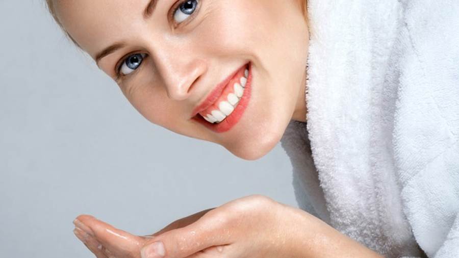 طرق فعالة لعلاج المسام الواسعة بشكل طبيعي في المنزل