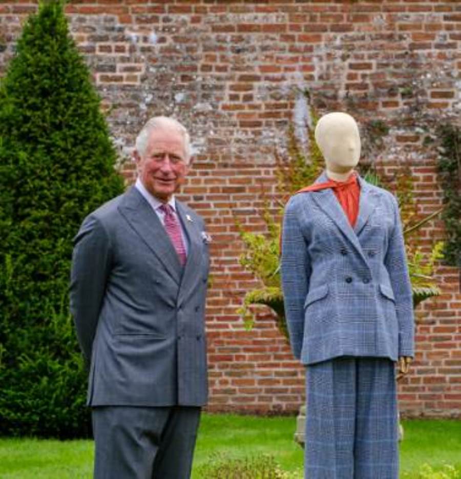 الأمير تشارلز يطلق مجموعة أزياء للرجال والنساء
