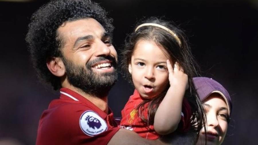 محمد صلاح وعائلته
