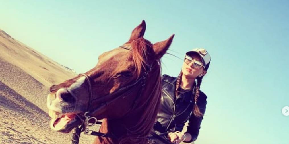 شاهد.. أجرئ جلسة تصوير لمي عمر