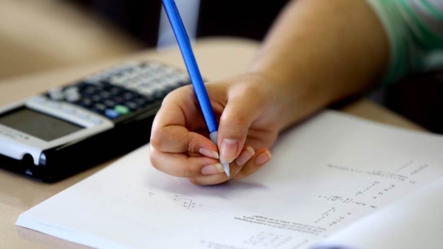 الأسرة والامتحانات