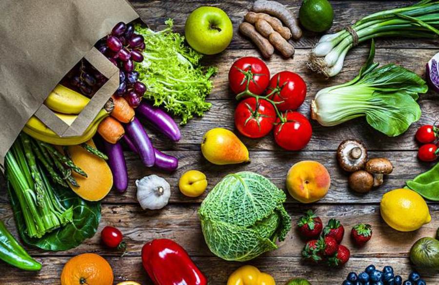 دراسة تكشف أهمية تناول الفاكهة والخضروات لحياة أطول