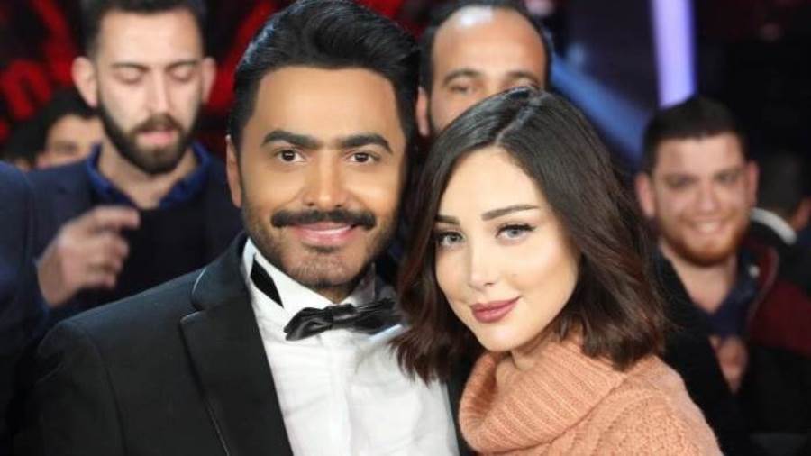 تامر حسني وزوجته