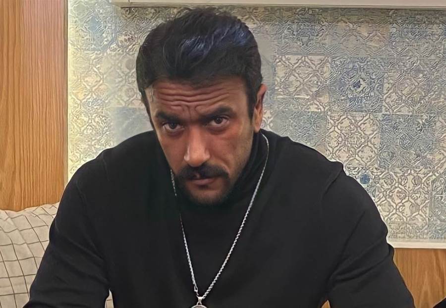 أحمد العوضى يشوق جمهوره للحلقة الجديدة: عاوزين يخطفوا وحش الكون