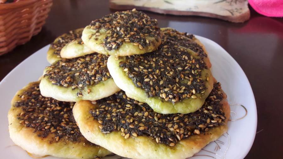 مناقيش بالزعتر والجبنة