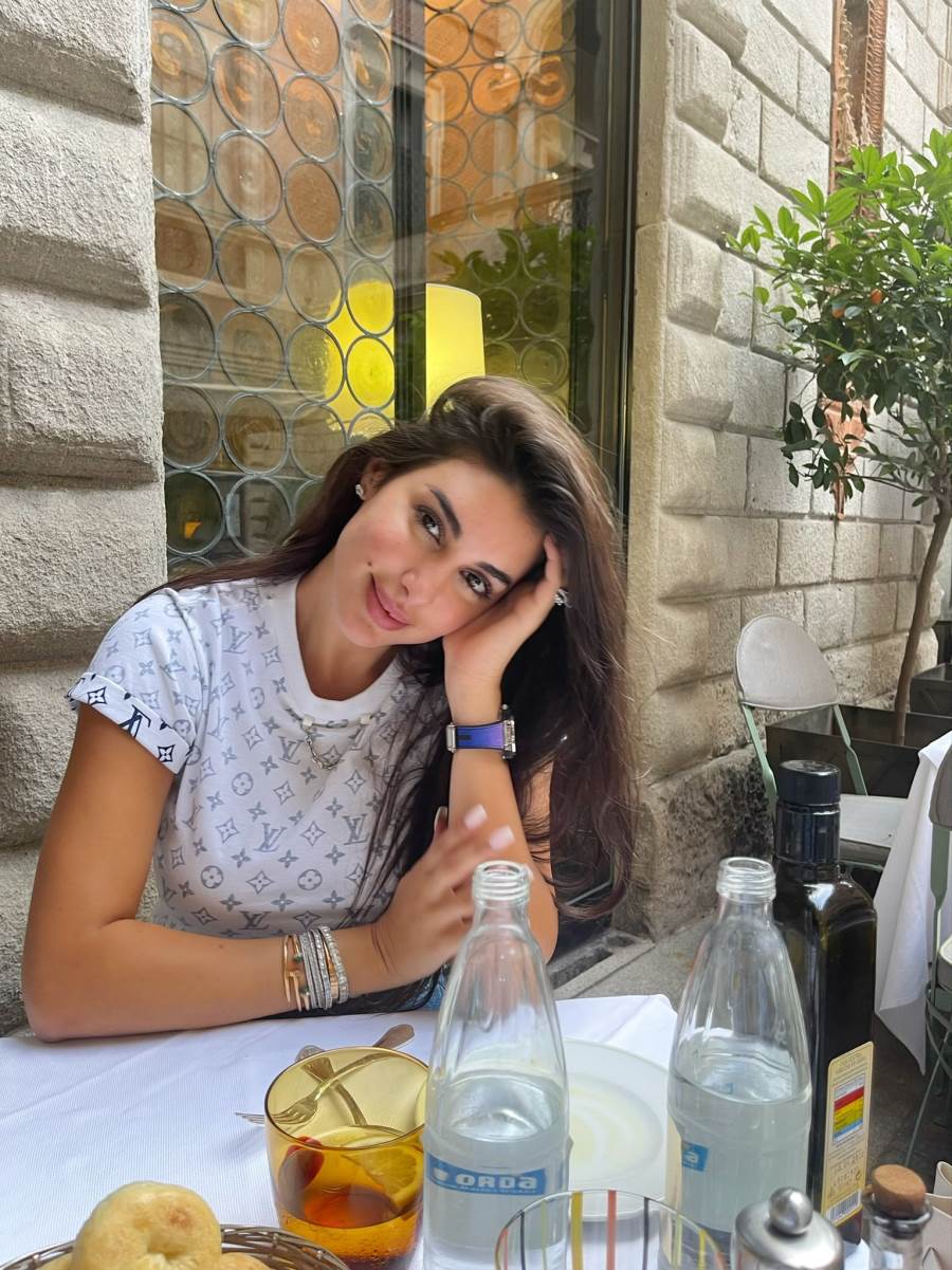 ياسمين صبري تستمتع بإجازتها الصيفية فى إيطاليا