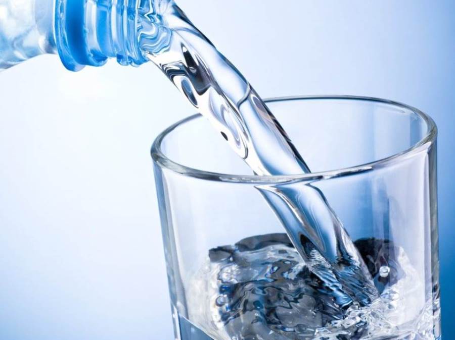 7 فوائد هائلة لشرب الماء في الصباح .. اعرفيها