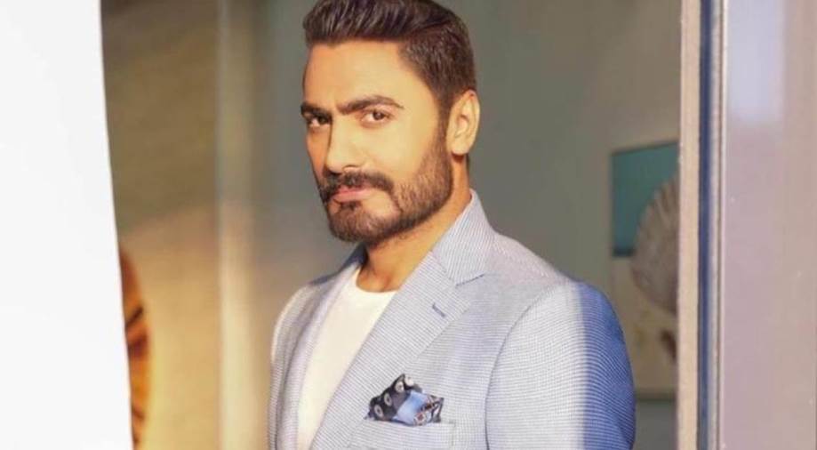 تامر حسنى يبدي سعادته بإيرادات فيلم "مش أنا" في أول أيام عرضه