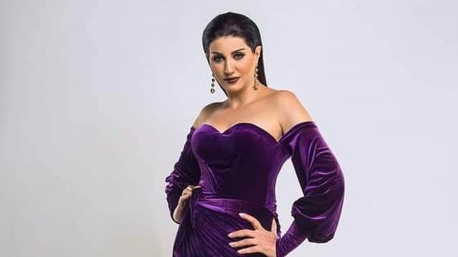 وفاء عامر