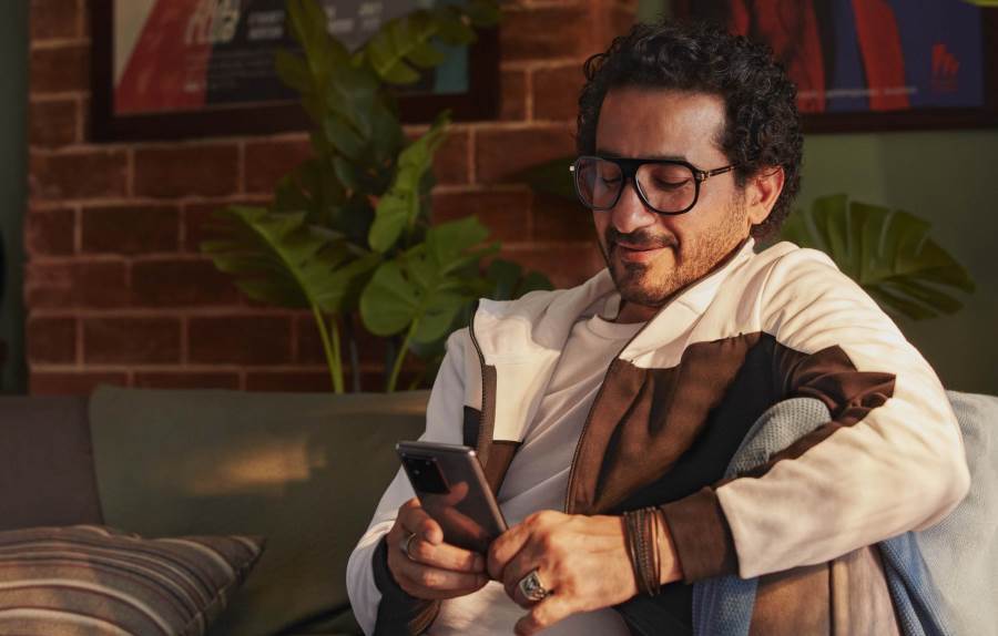 كيف هنأ أحمد حلمى كريم عبد العزيز بعيد ميلاده؟