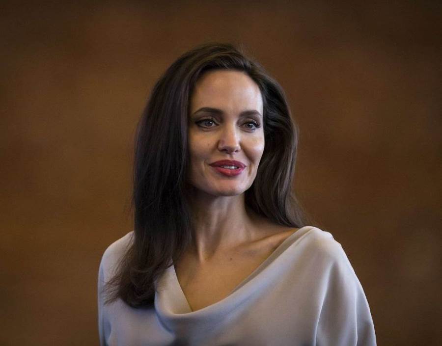 أنجلينا جولي تكشف معاناتها بعد الطلاق من براد بيت